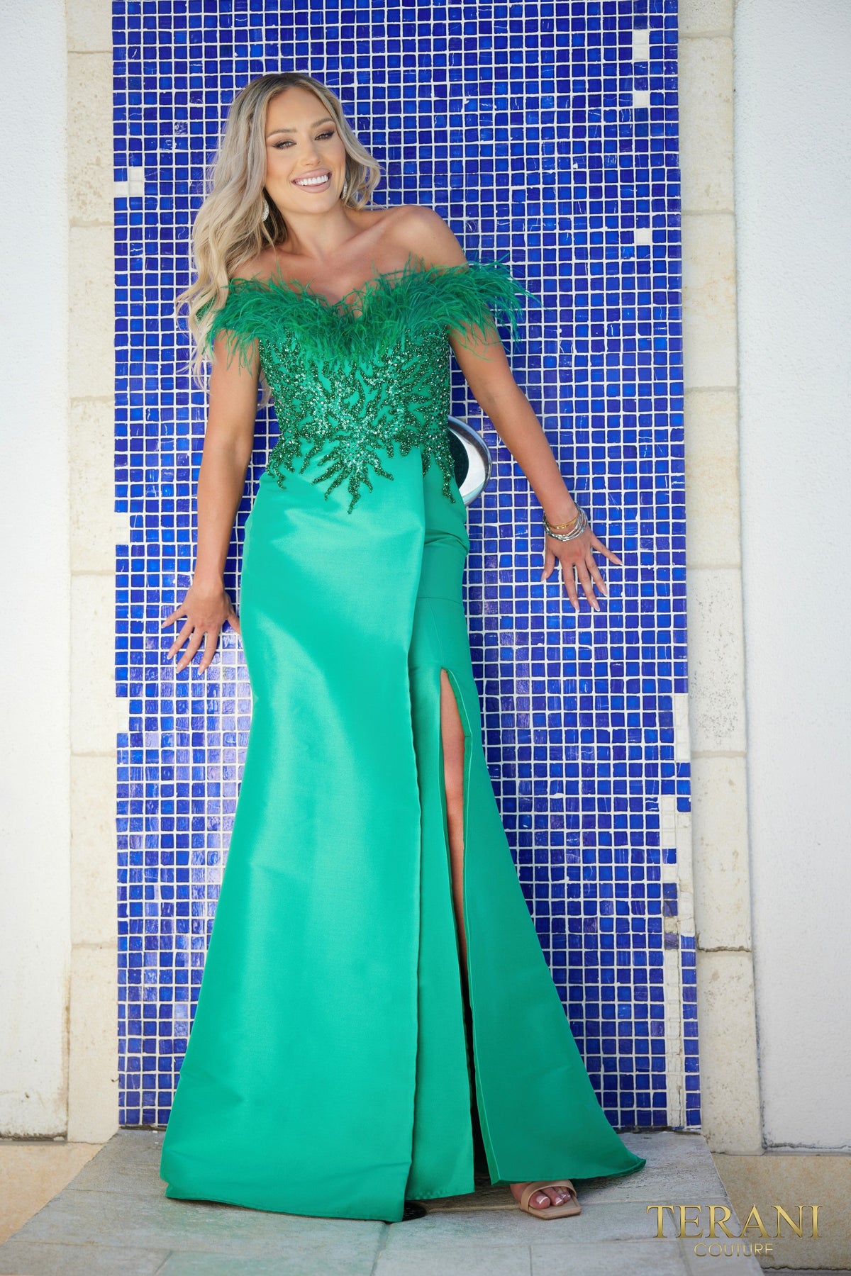 Terani 241E2490_EMERALD_1
