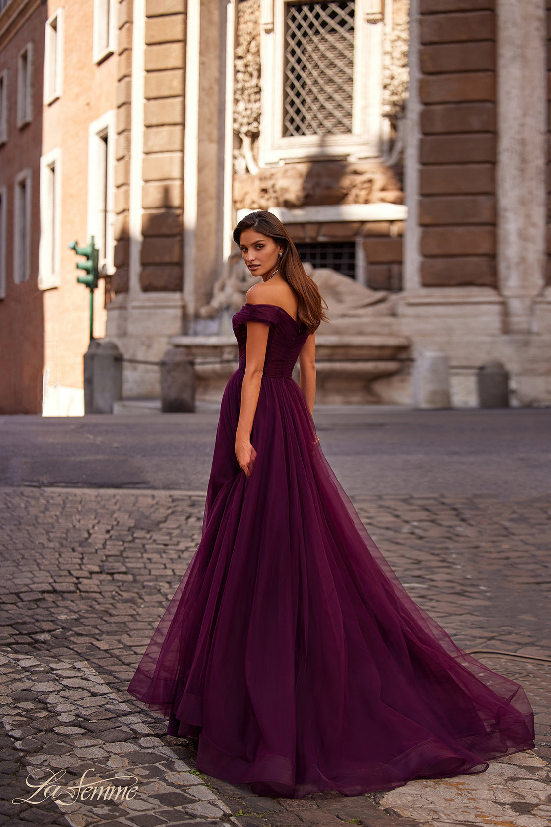 La Femme 30498_DarkBerry_B_Editorial
