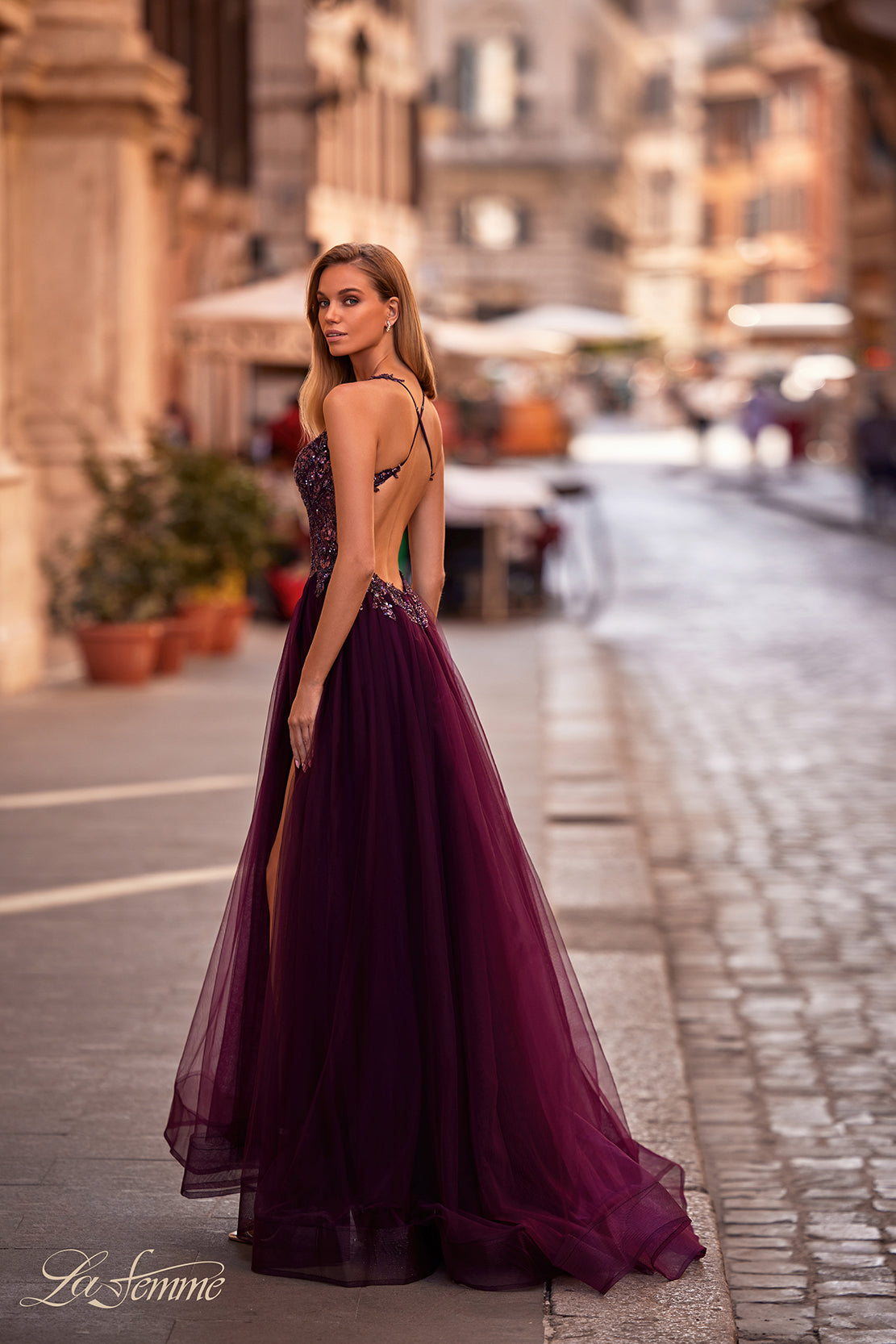 La Femme 31471_DarkBerry_B_Editorial