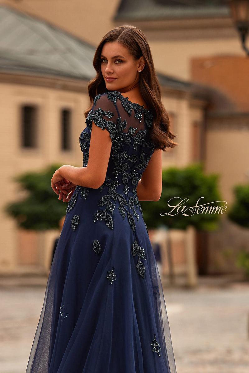 La Femme 31692_Navy_B2_Editorial