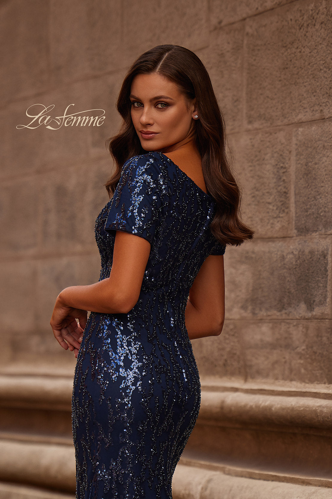 La Femme 31787_Navy_B2_Editorial