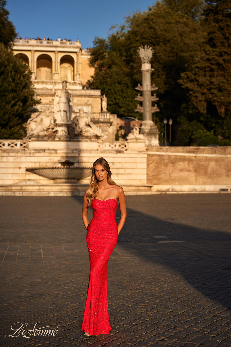 La Femme 31945_Strawberry_F_Editorial