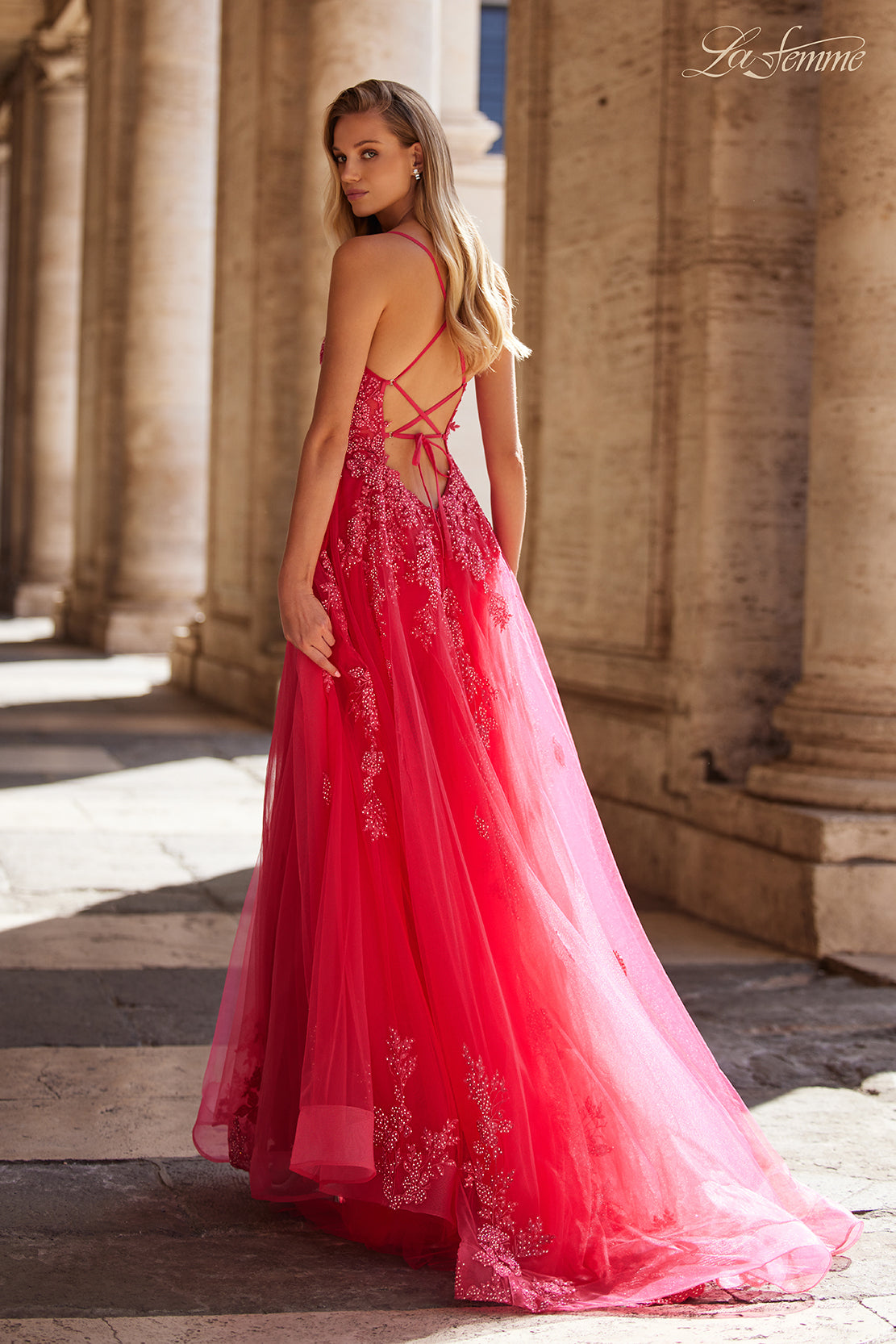 La Femme 32062_Strawberry_B2_Editorial