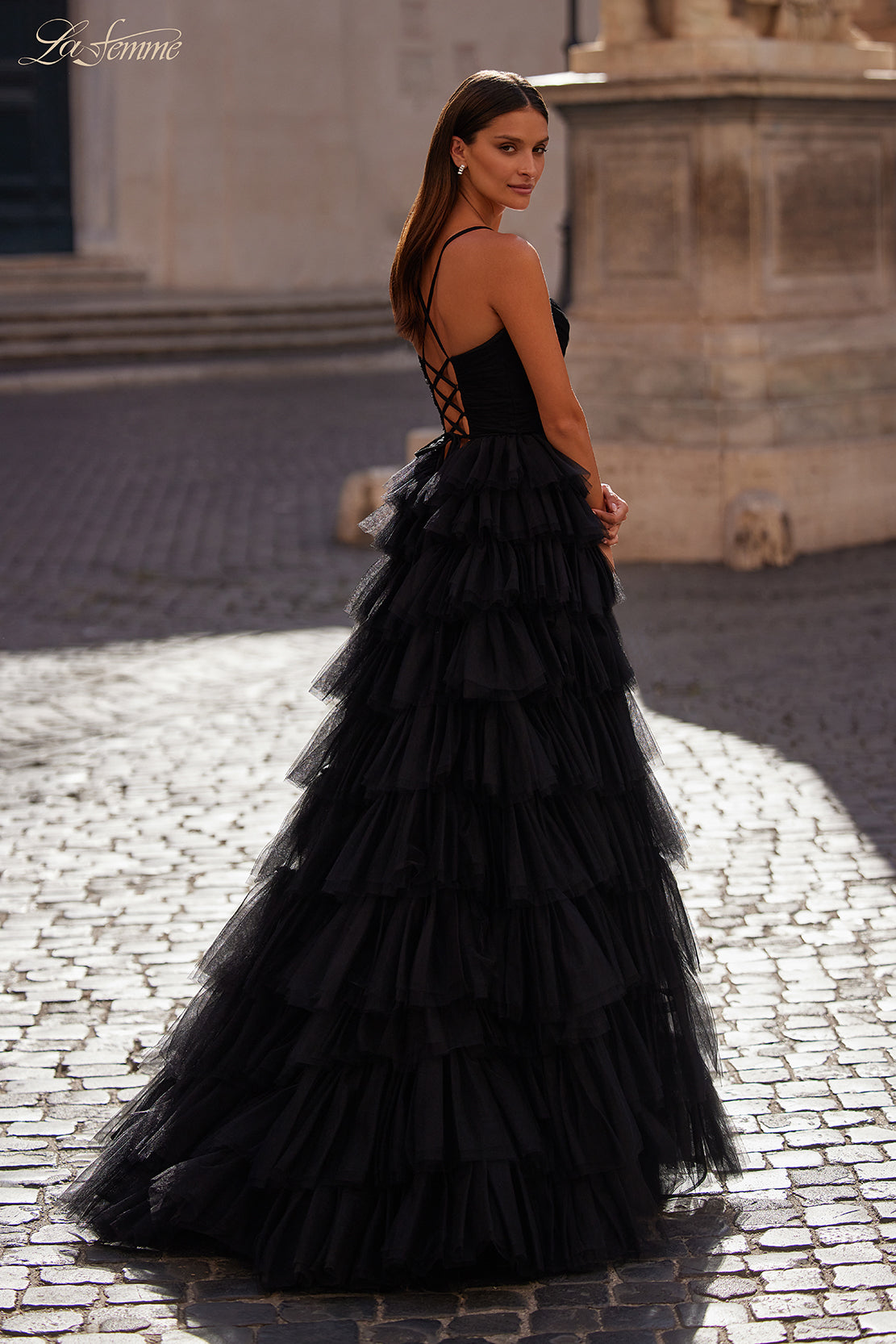 La Femme 32086_Black_B2_Editorial