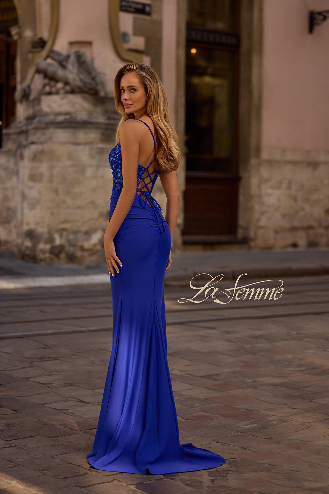 La Femme 32217_RoyalBlue_B3_Editorial