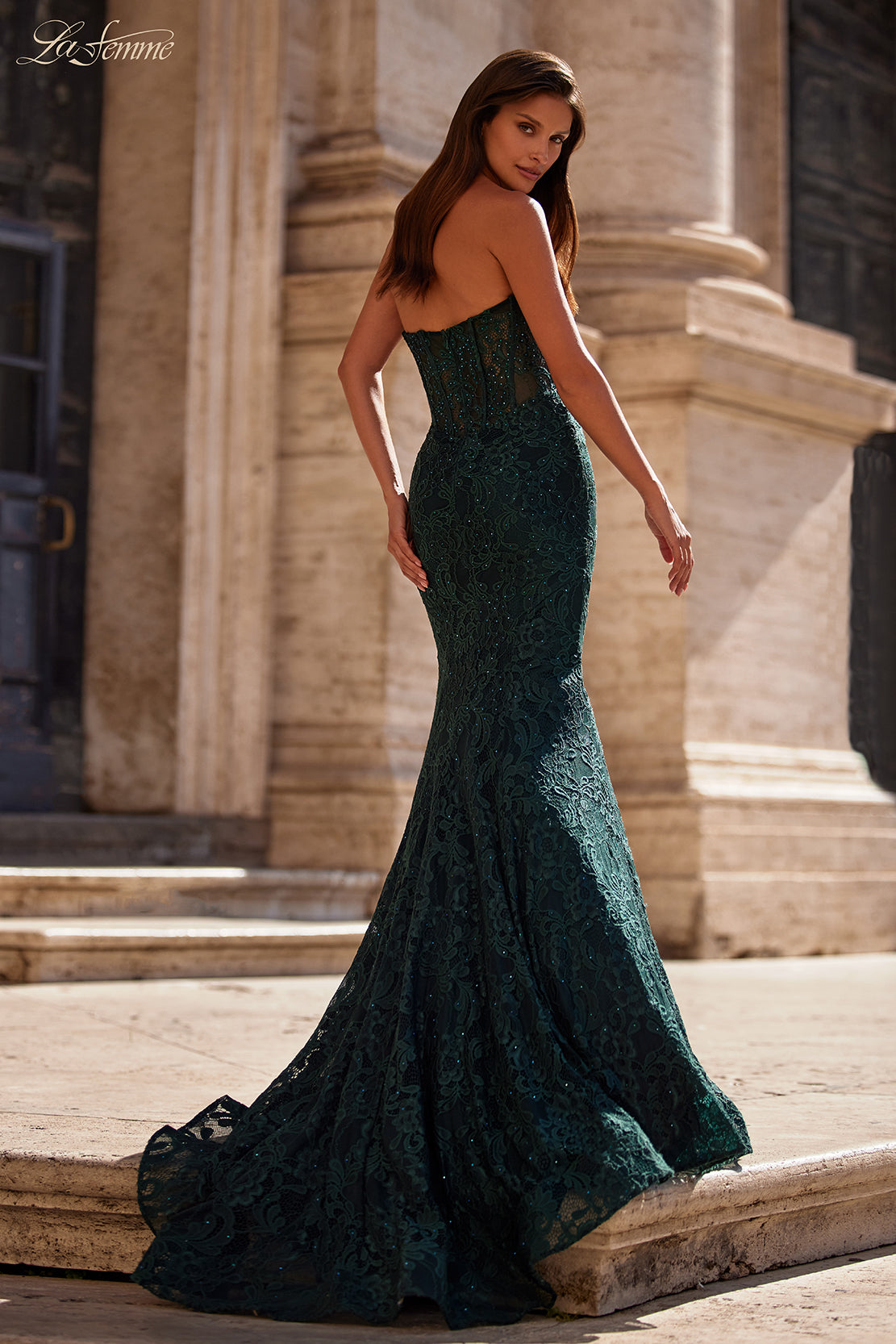 La Femme 32249_DarkEmerald_B2_Editorial