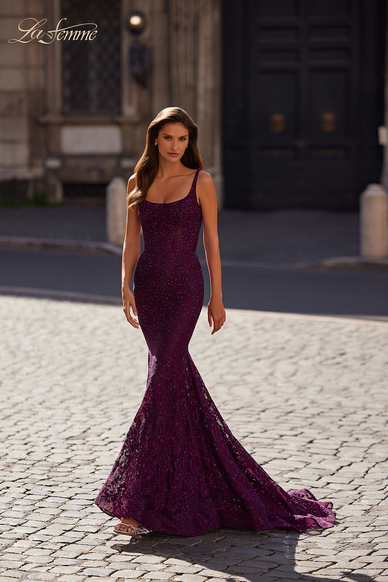 La Femme 32420_DarkBerry_F_Editorial