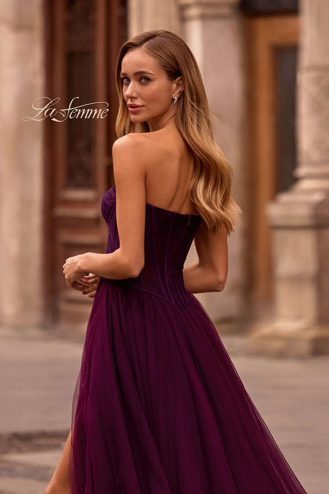 La Femme 32579_DarkBerry_B2_Editorial