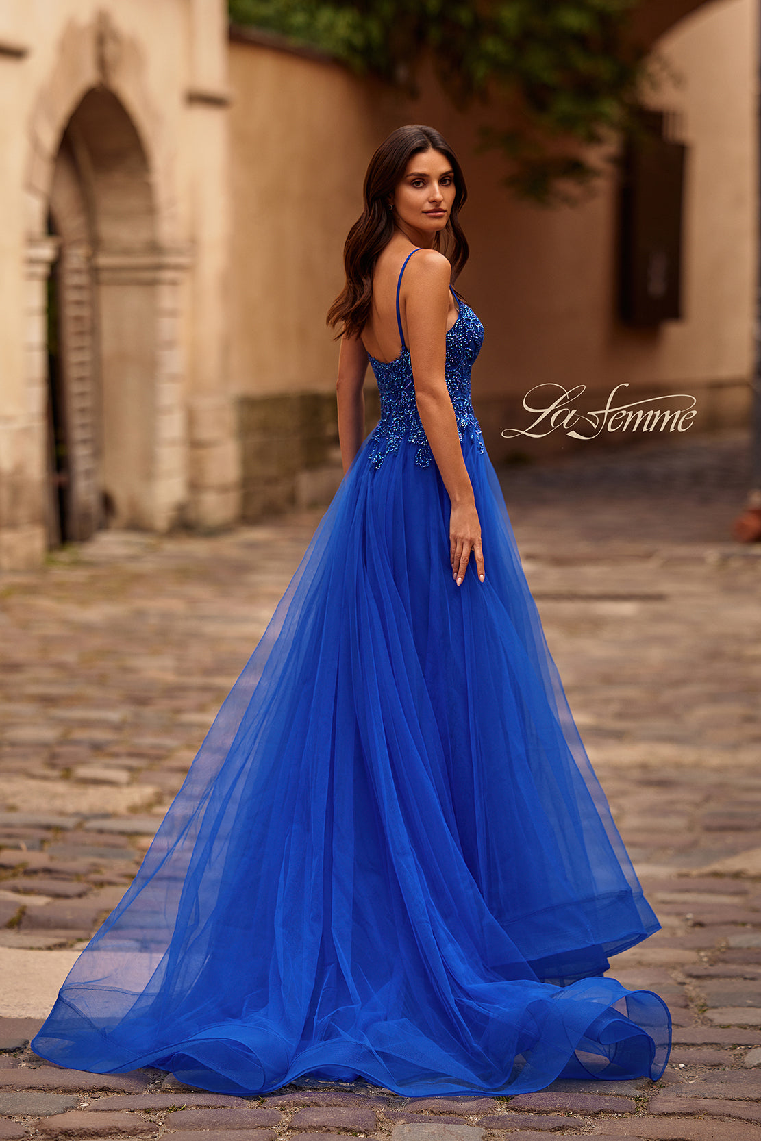 La Femme 32646_RoyalBlue_B_Editorial