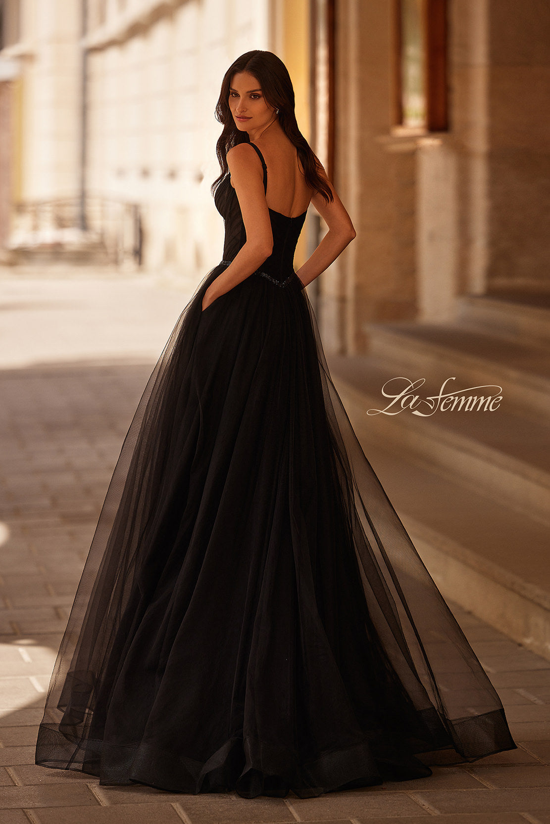 La Femme 32656_Black_B_Editorial