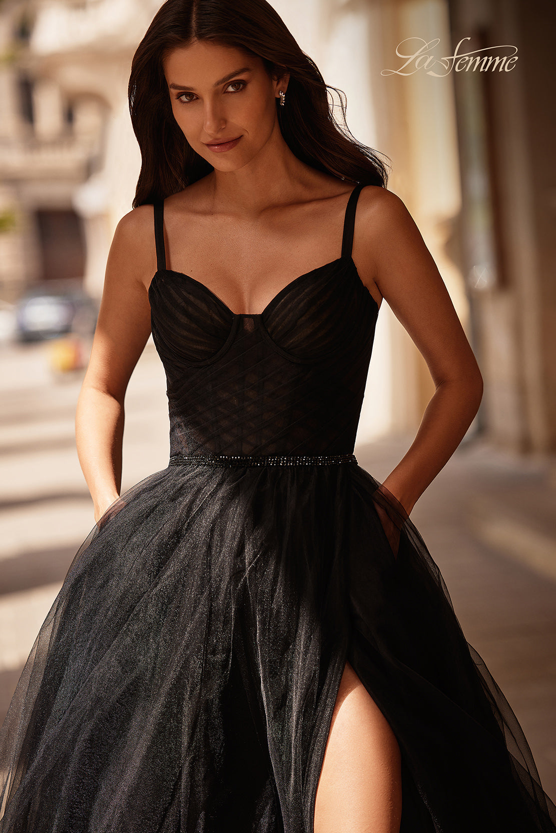 La Femme 32656_Black_F2_Editorial