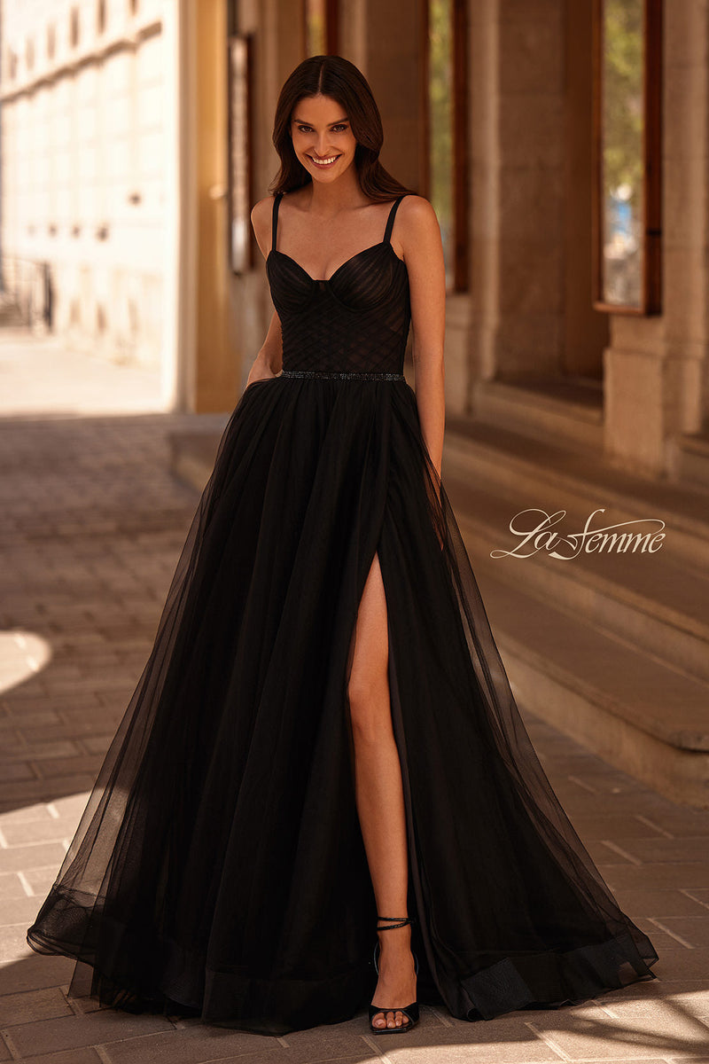 La Femme 32656_Black_F_Editorial