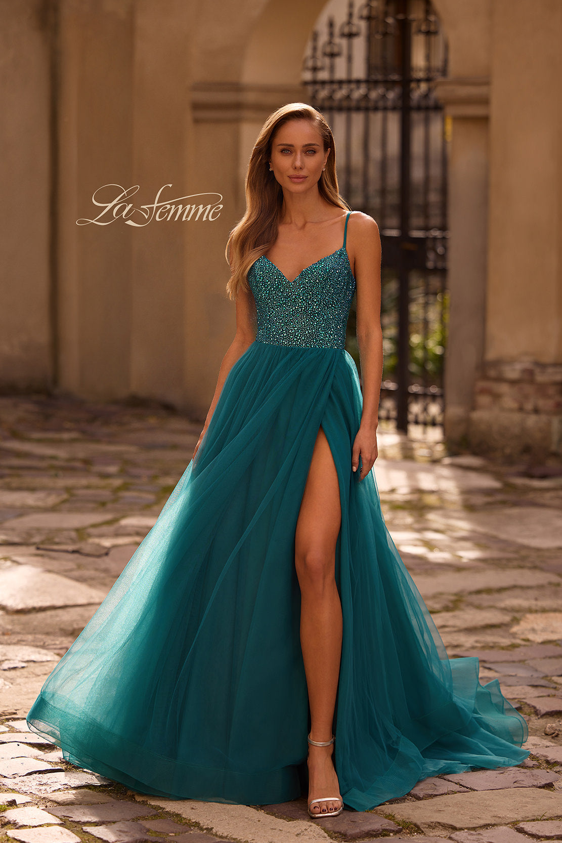 La Femme 32668_DarkTeal_F_Editorial