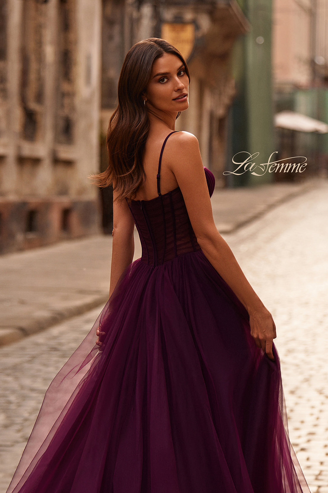 La Femme 32700_DarkBerry_B2_Editorial