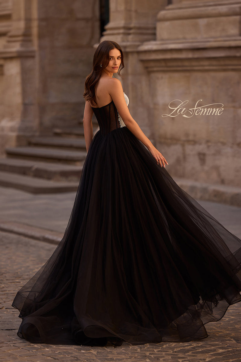La Femme 32704_Black_B_Editorial