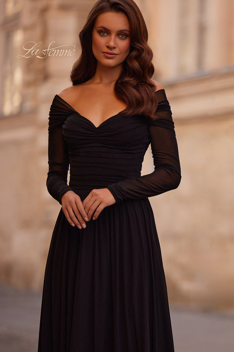 La Femme 32722_Black_F2_Editorial