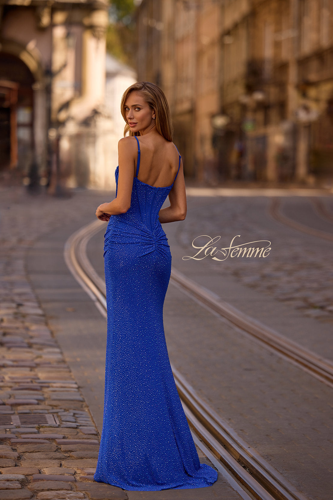 La Femme 32753_RoyalBlue_B3_Editorial