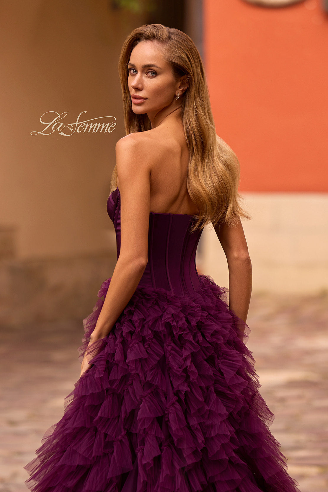 La Femme 32760_DarkBerry_B2_Editorial