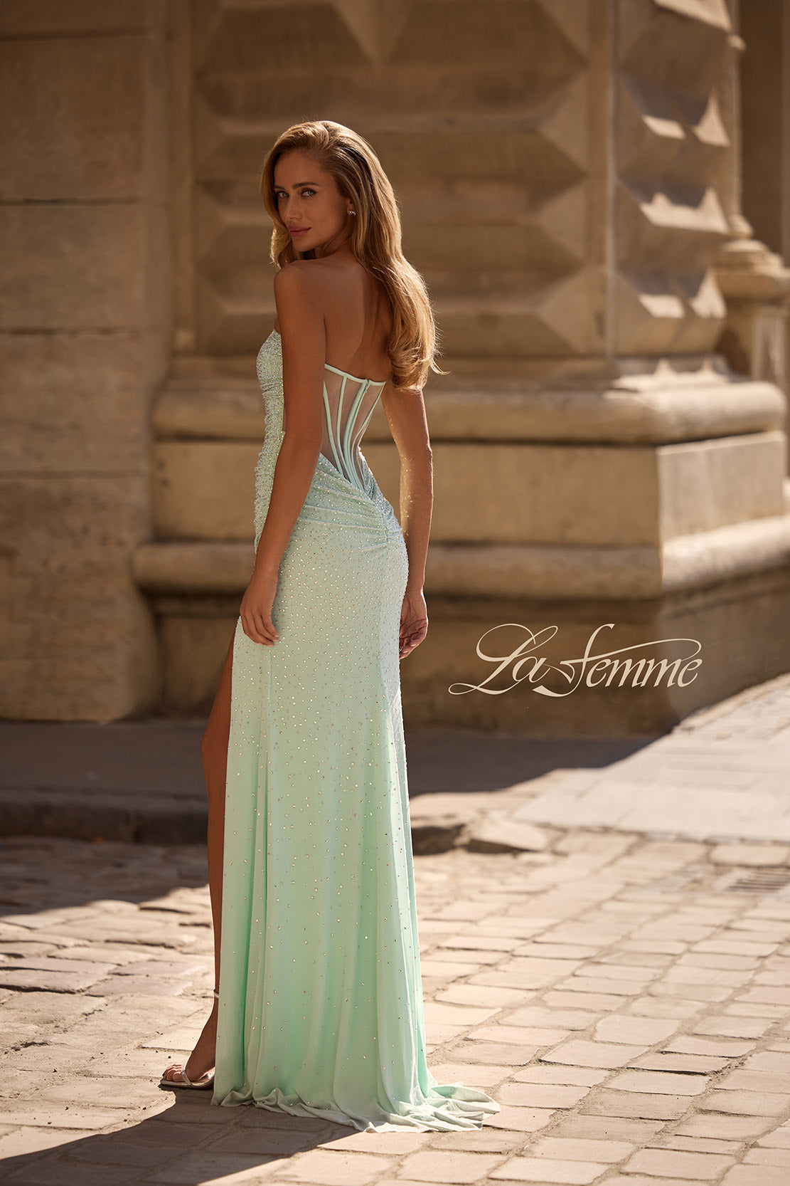La Femme 32774_Sage_B3_Editorial