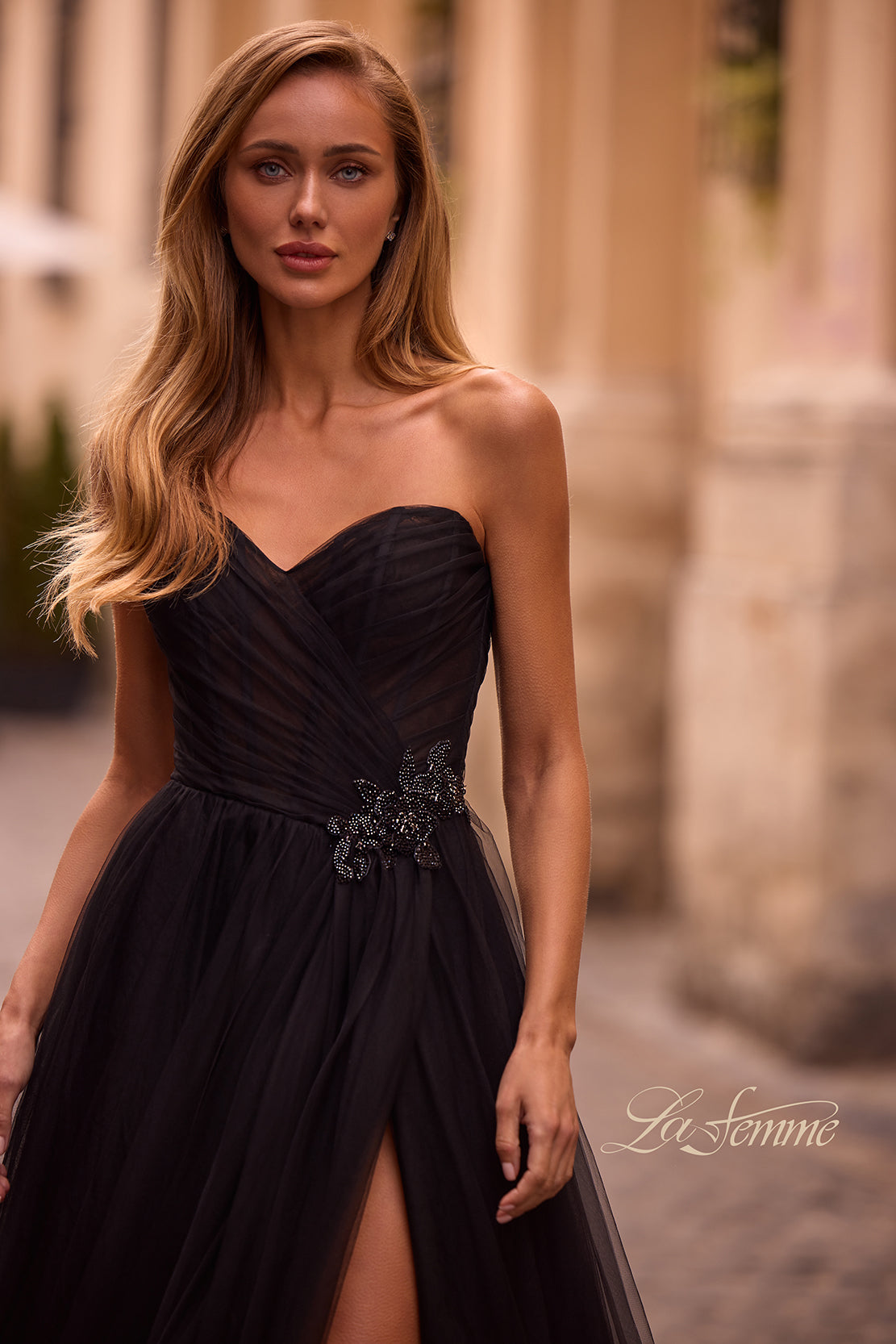 La Femme 32789_Black_F2_Editorial