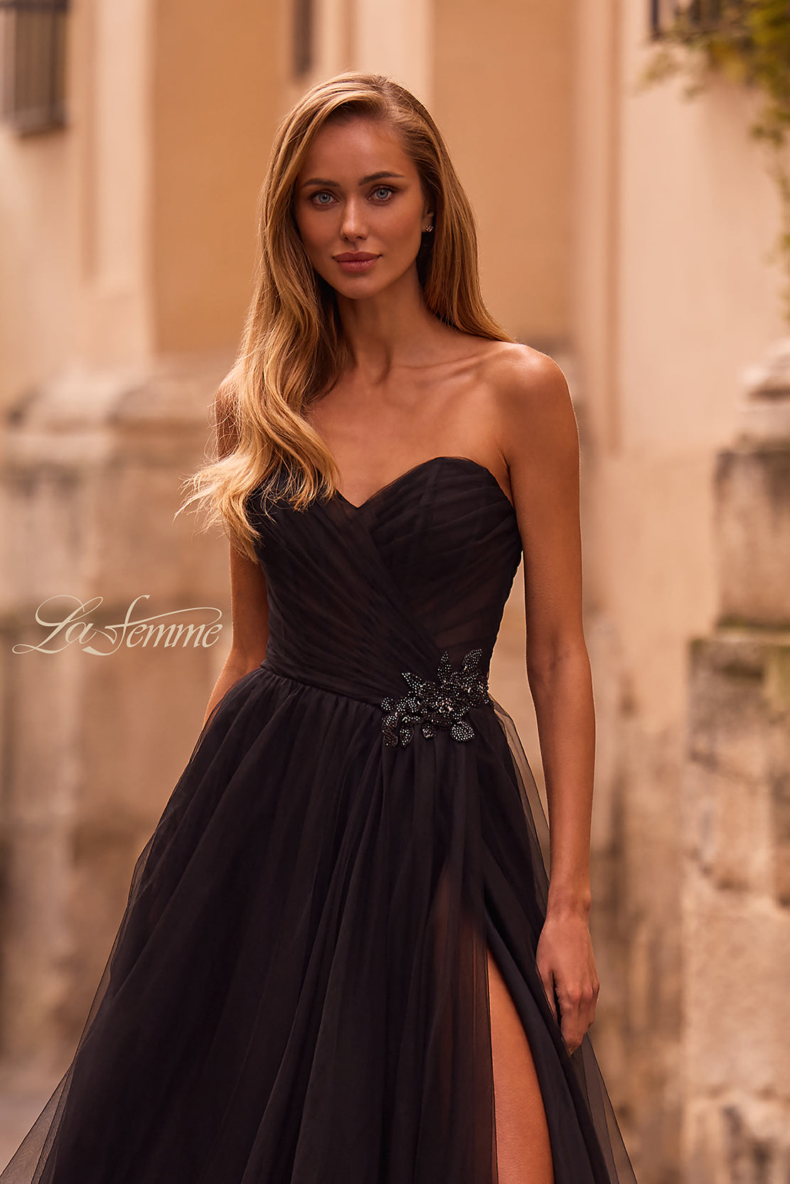 La Femme 32789_Black_F3_Editorial