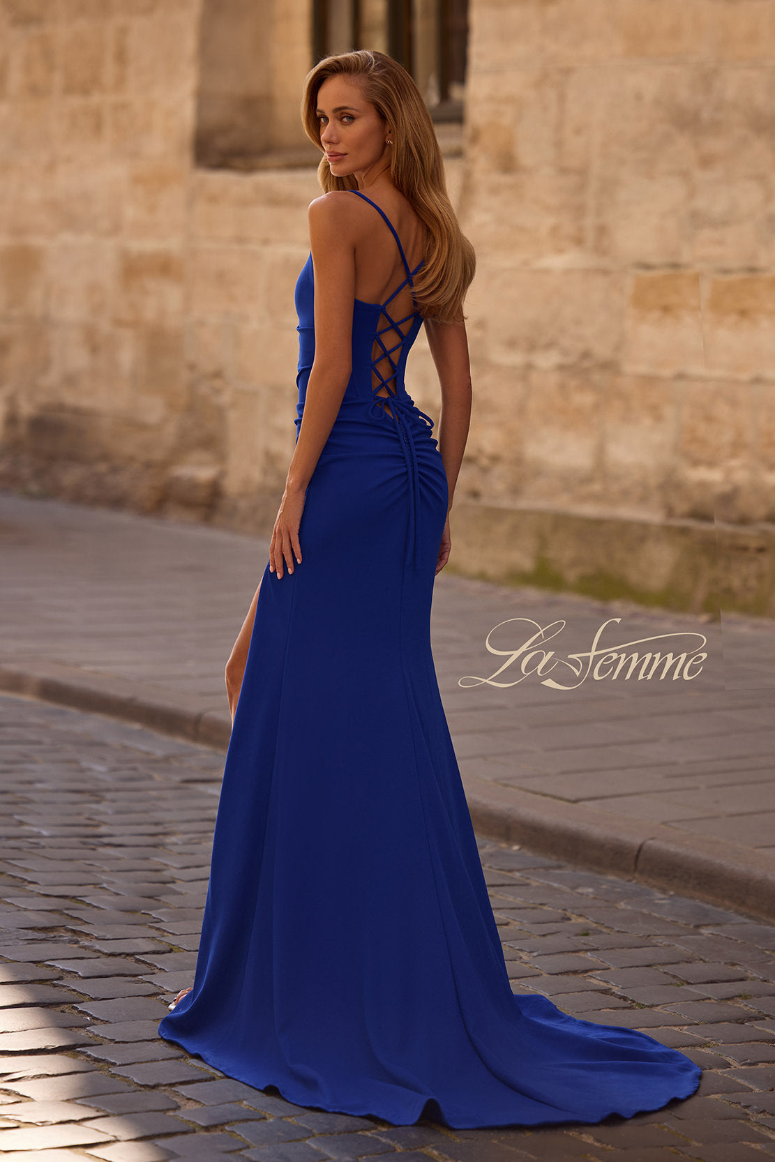 La Femme 32802_RoyalBlue_B_Editorial
