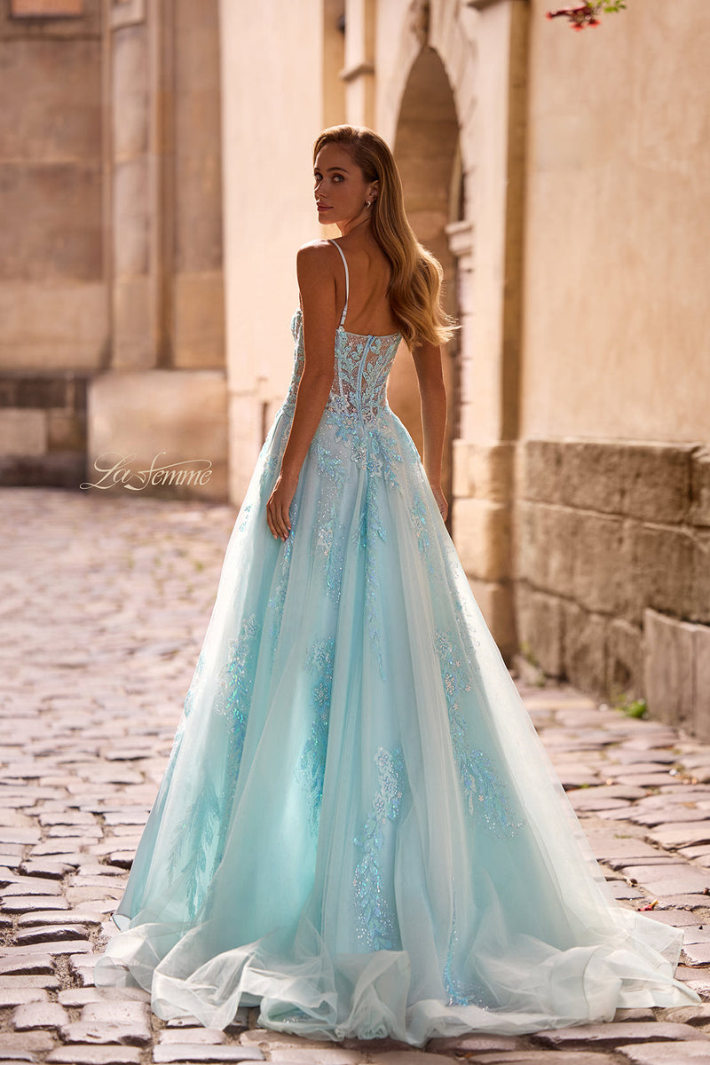 La Femme 32810_LightBlue_B3_Editorial