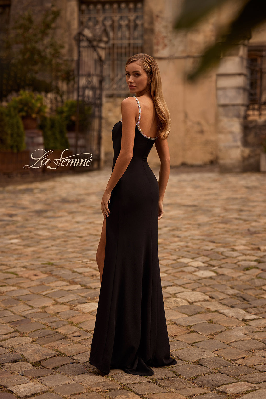 La Femme 32844_Black_B3_Editorial