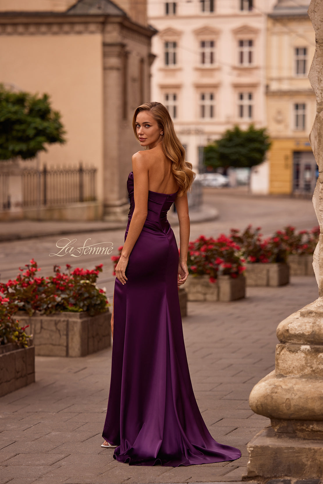 La Femme 32896_DarkBerry_B3_Editorial