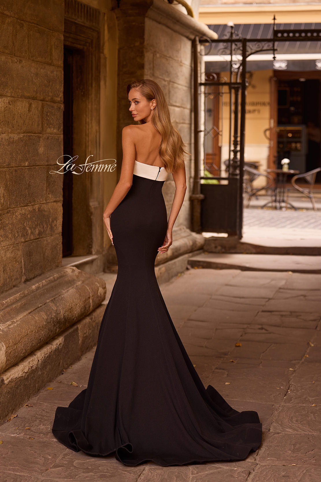 La Femme 32914_Black_B3_Editorial