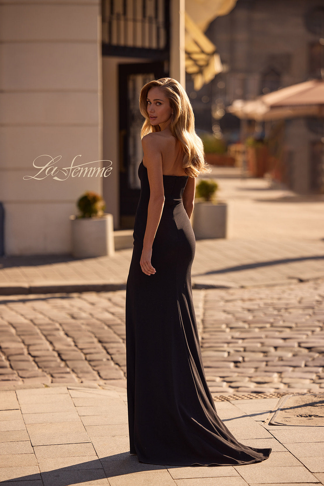 La Femme 32919_Black_B3_Editorial