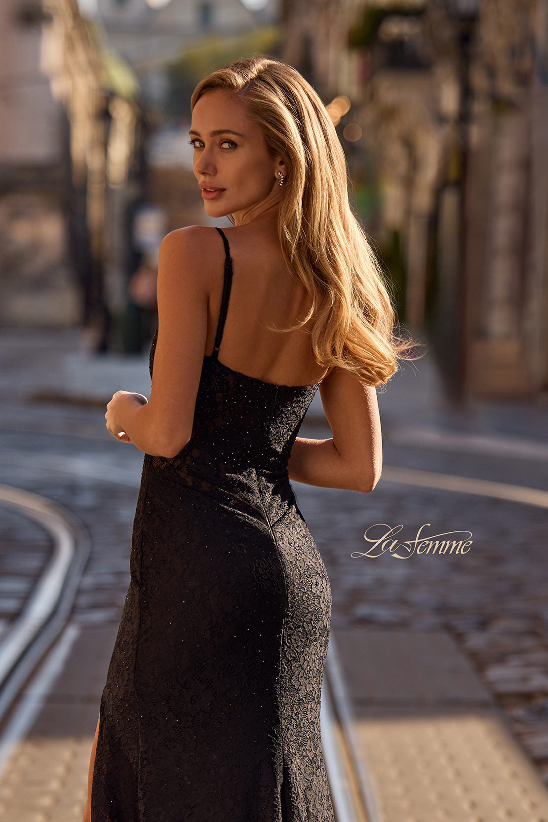 La Femme 32933_Black_B2_Editorial