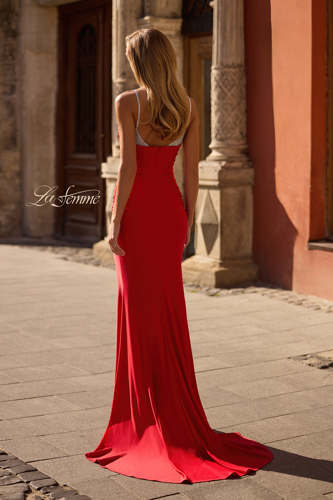 La Femme 32939_Red_B_Editorial