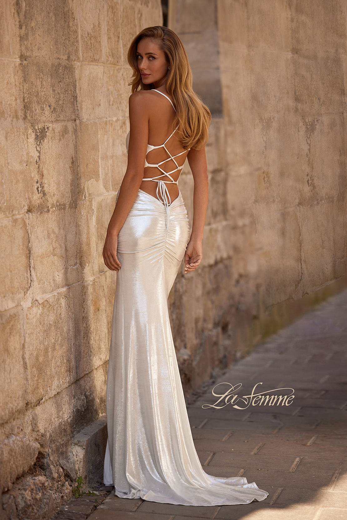 La Femme 32945_Ivory_B_Editorial