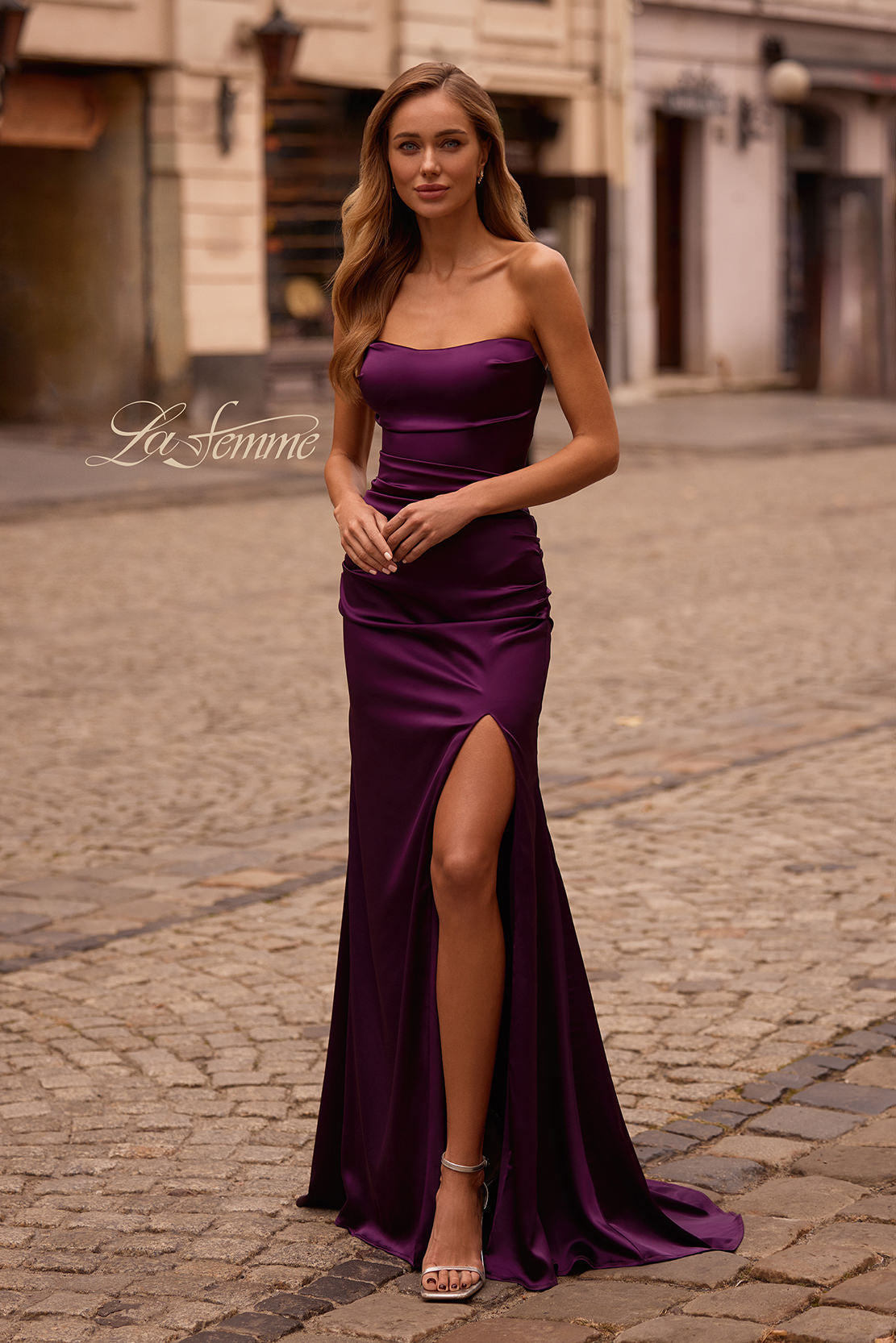 La Femme 32952_DarkBerry_F_Editorial