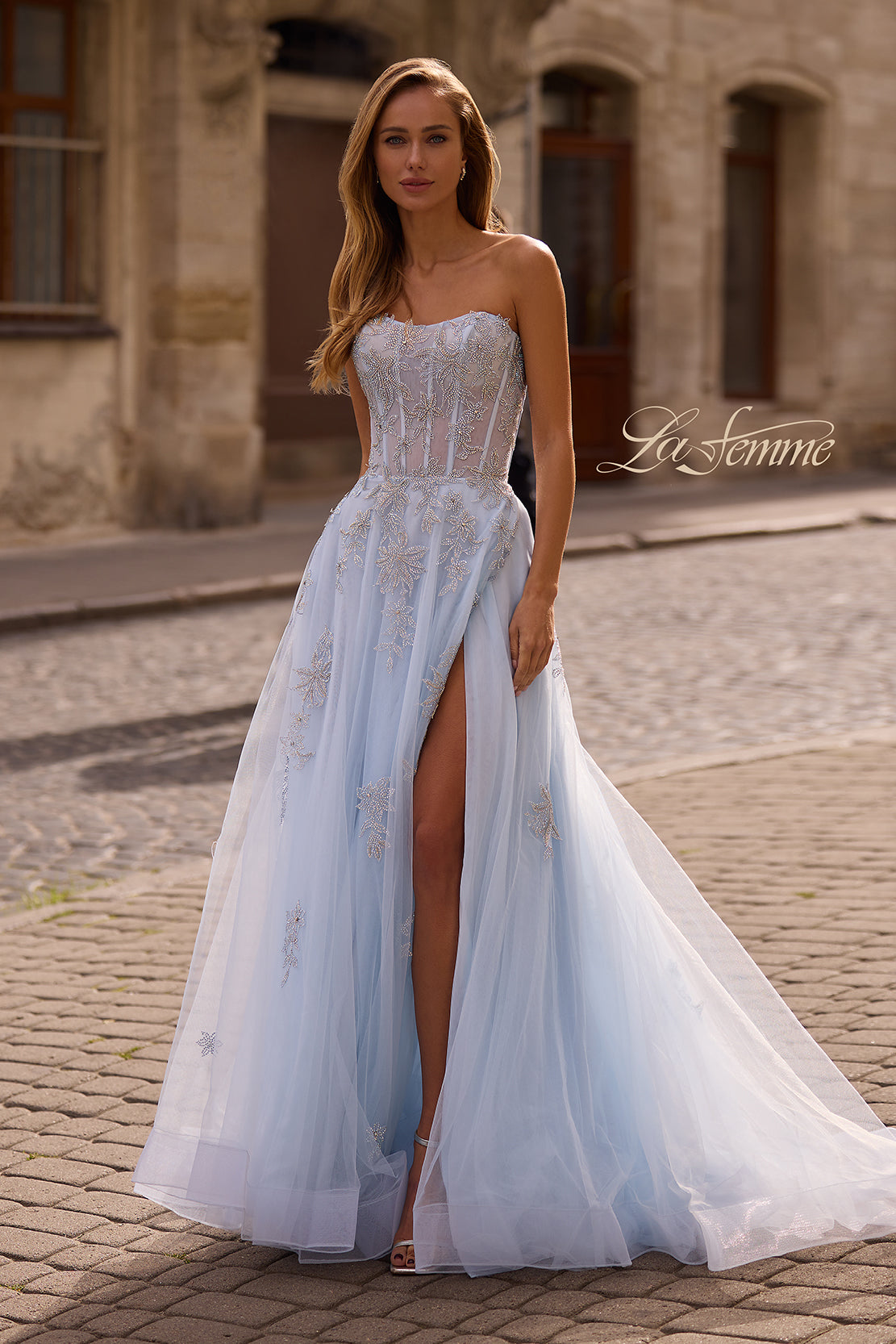 La Femme 33028_LightBlue_F_Editorial