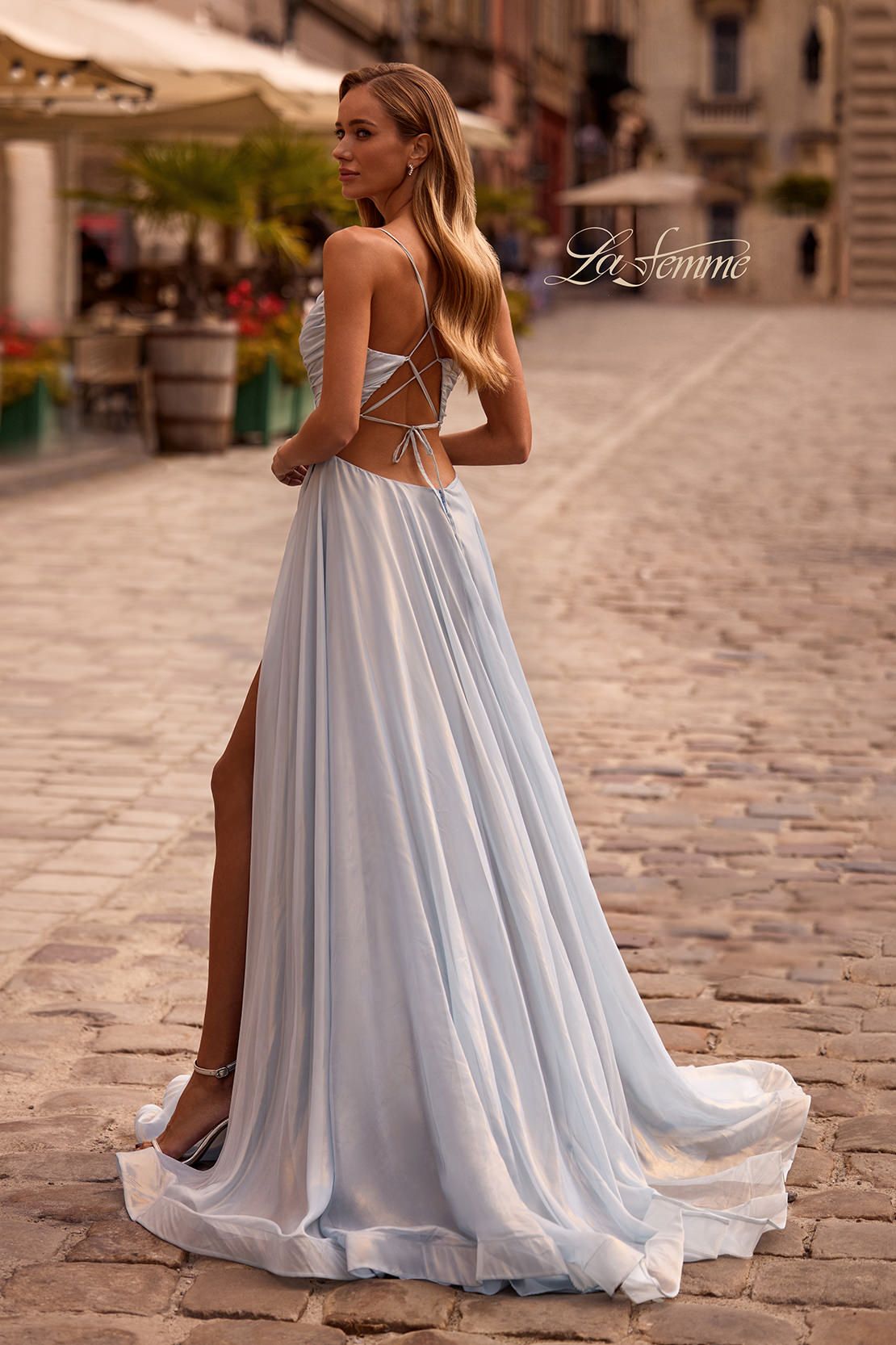 La Femme 33043_LightBlue_B_Editorial
