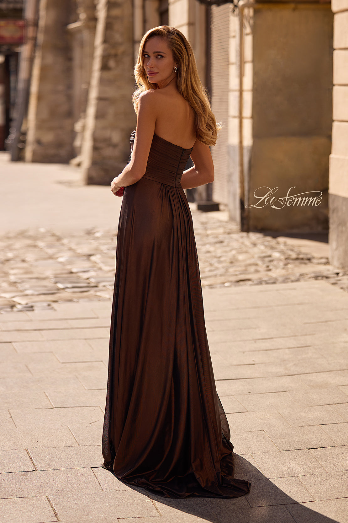 La Femme 33047_Bronze_B_Editorial