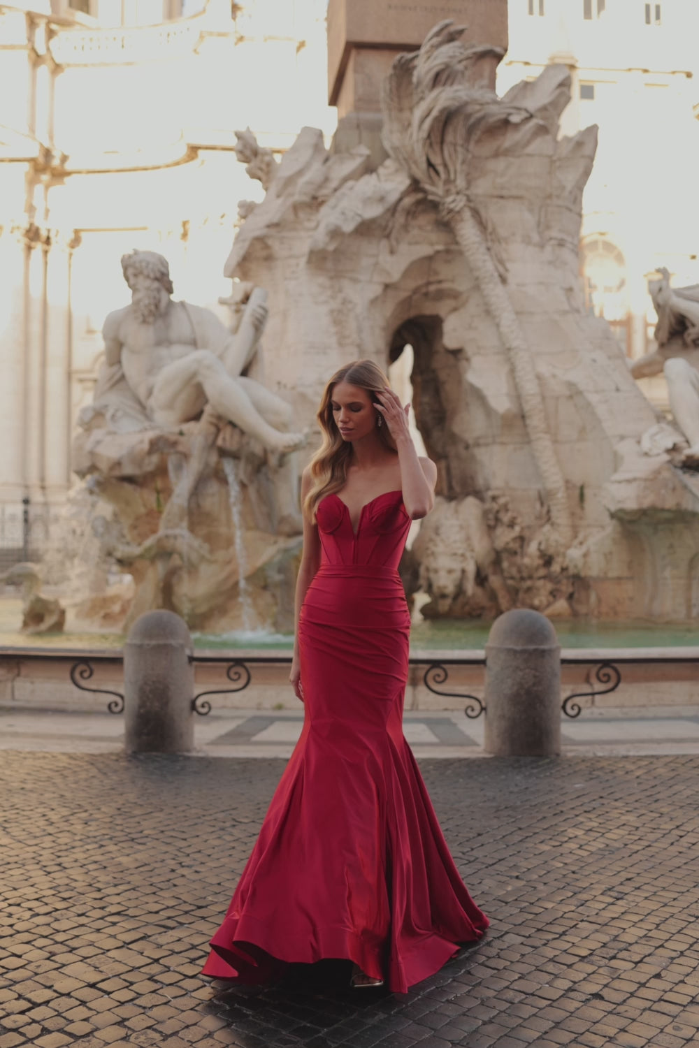 La Femme 32269_Red_B_No Music_Logo