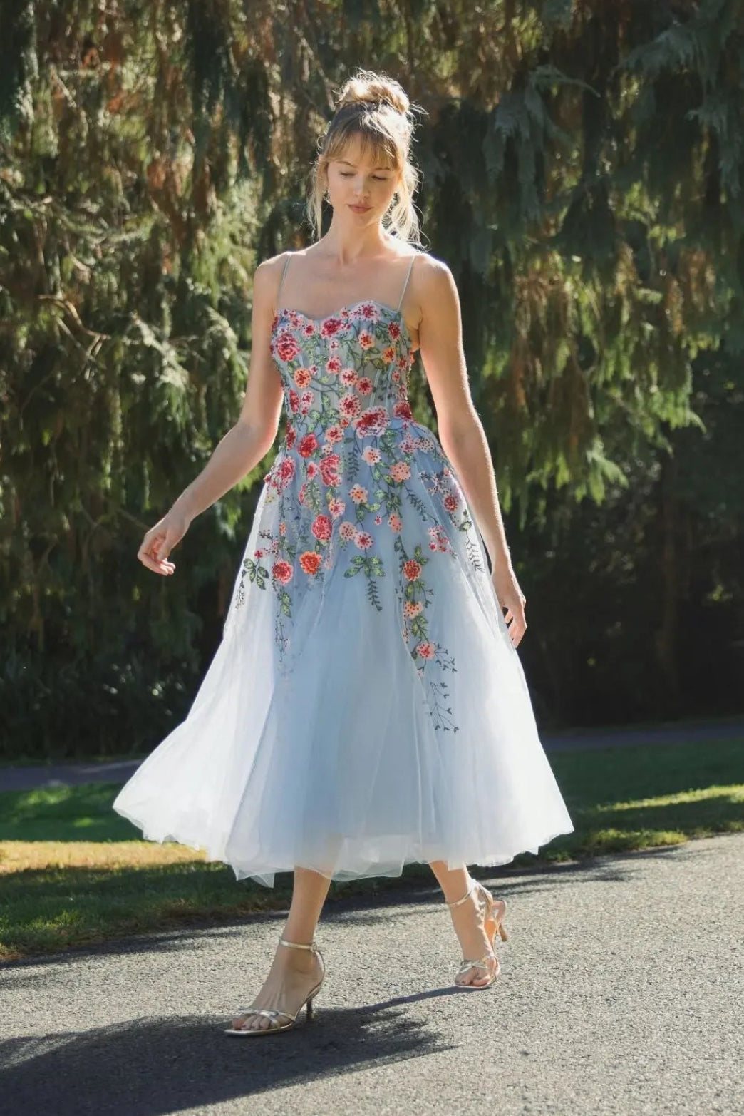 Prom dresses, Evening dresses, Mother of the Bride dresses in Canada. After Five Fashion Prom dresses, Evening dresses, Mother of the Bride dresses in Canada. After Five Fashion