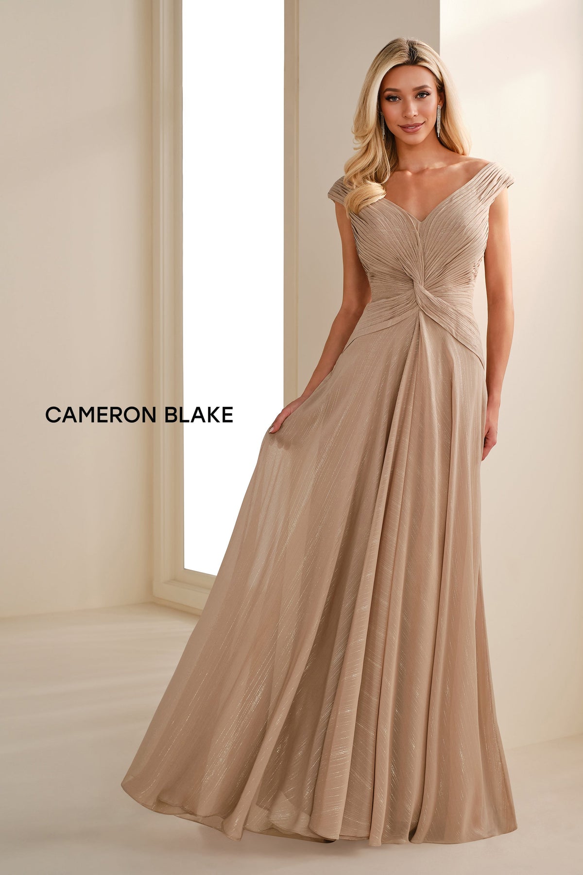 Cameron Blake 221694-latte-a