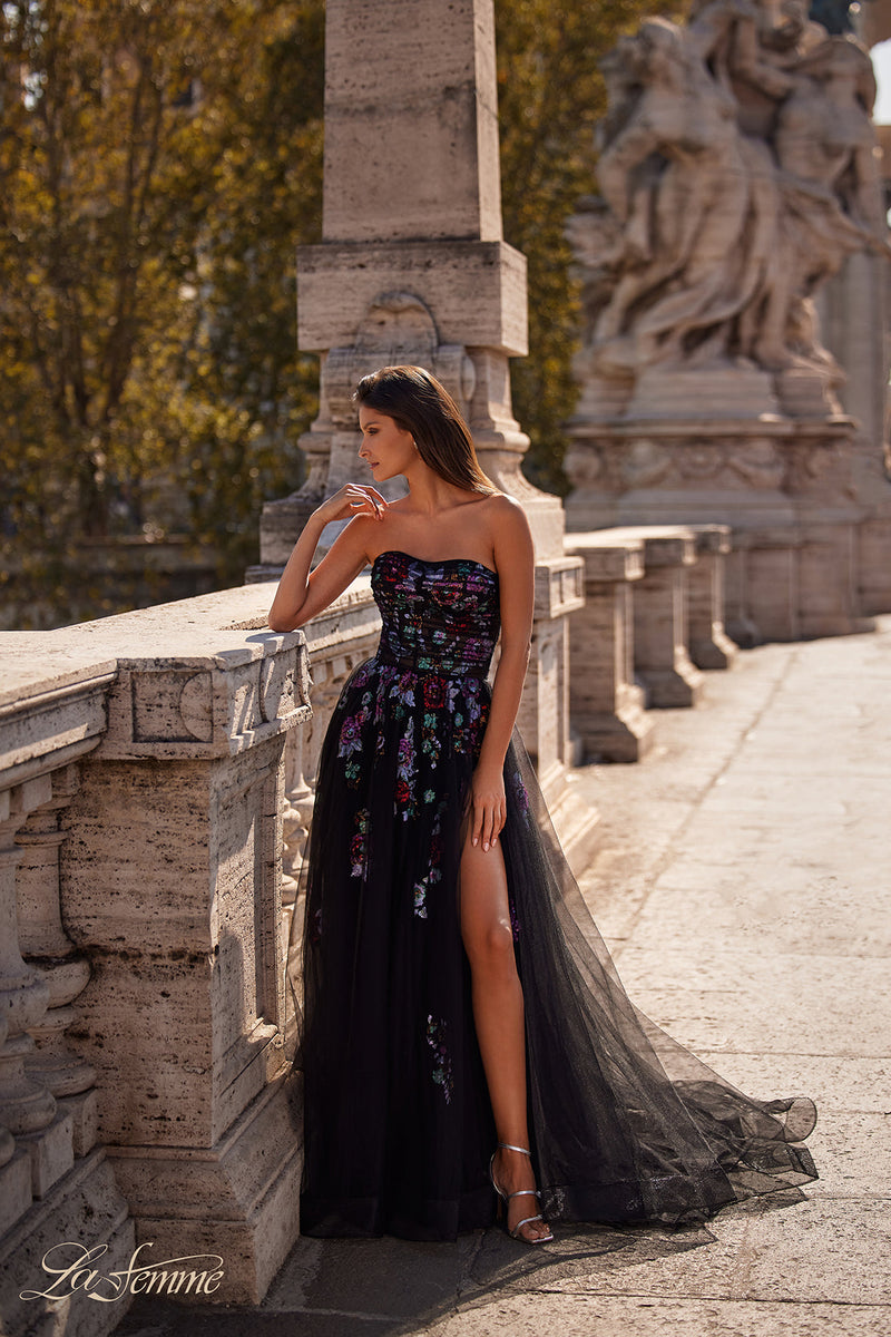 La Femme 32072_Black_F_Editorial