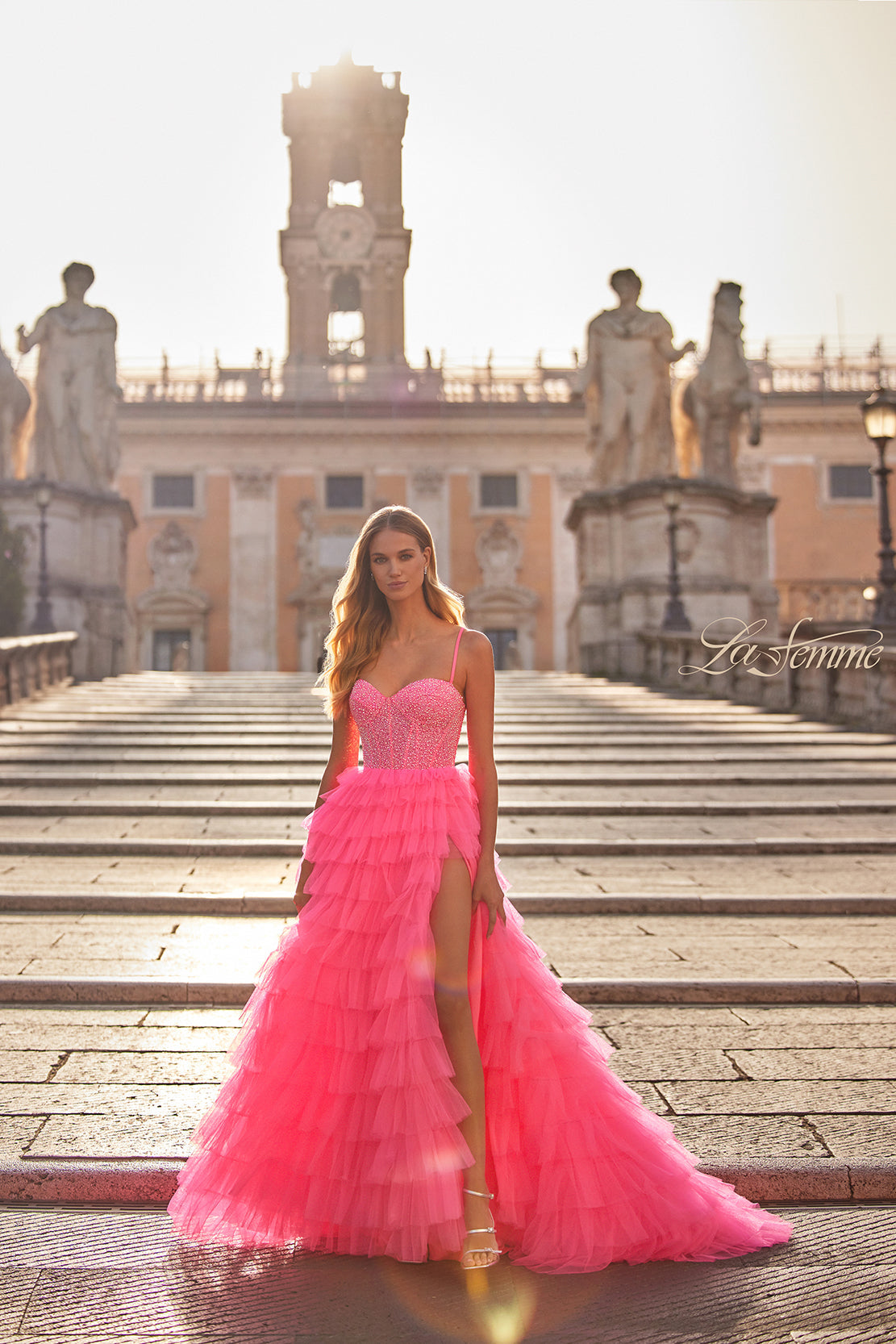 La Femme 32335_NeonPink_F_Editorial