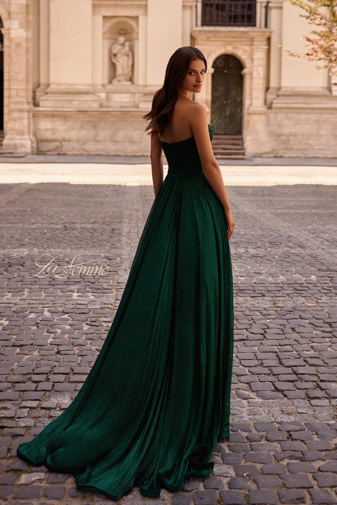 La Femme 32382_Emerald_B_Editorial