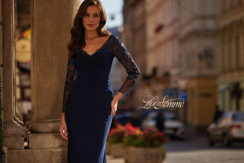 La Femme 32609_Navy_F4_Editorial