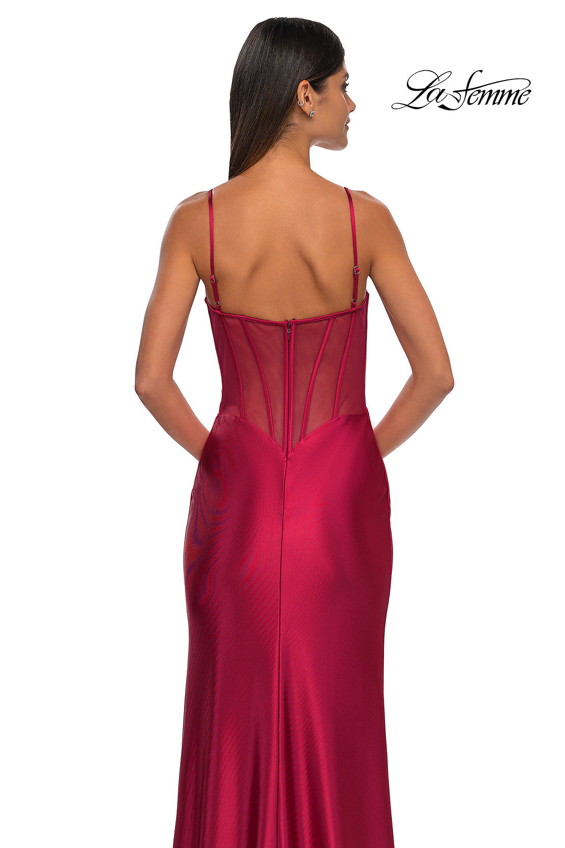 La Femme 32640_DeepRed_B2