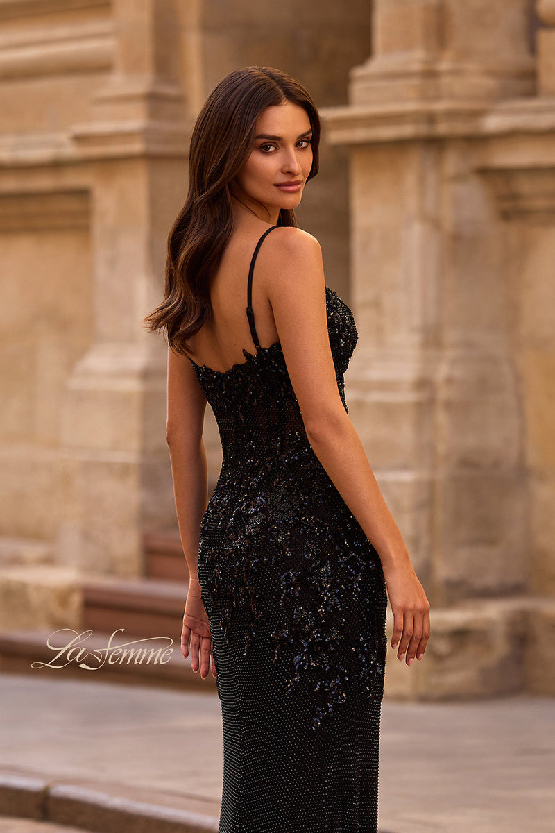 La Femme 32648_Black_B2_Editorial
