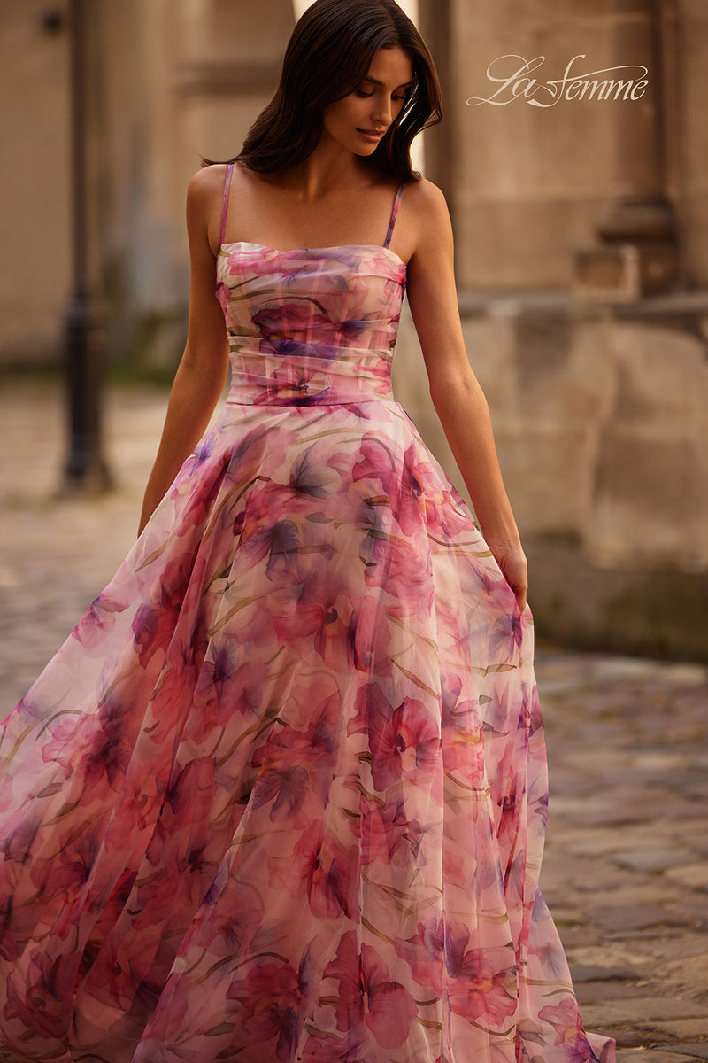 La Femme 32686_Pink_F2_Editorial