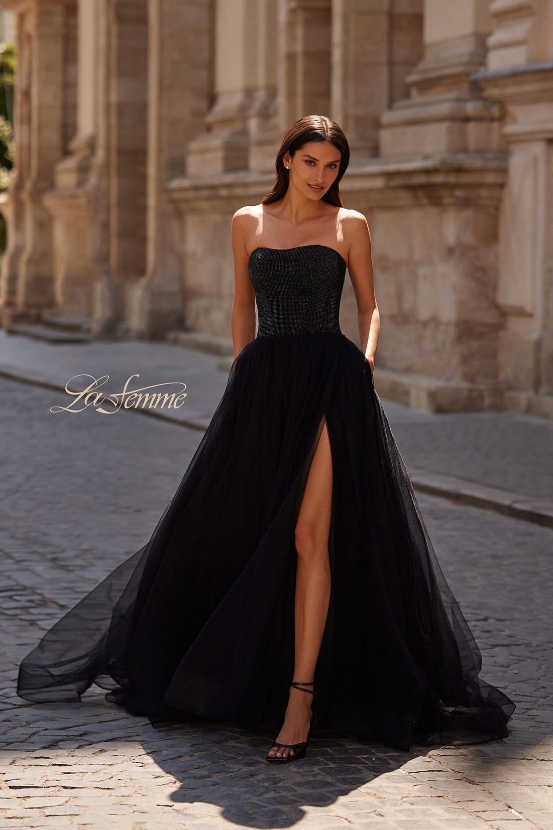La Femme 32690_Black_F_Editorial