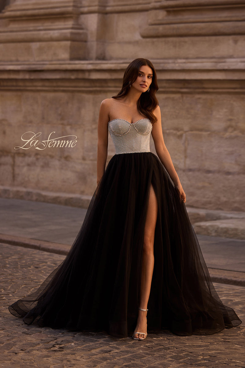 La Femme 32704_Black_F_Editorial